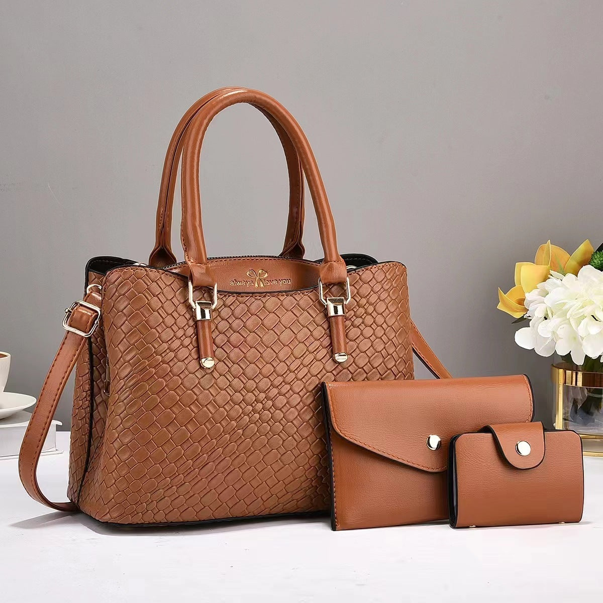 Always love you Shoulder Bag