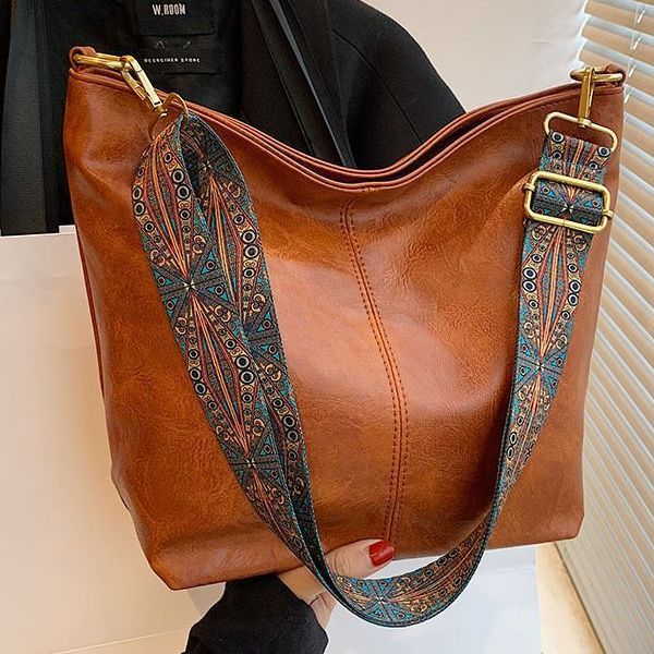 Thyra large leather HandBag