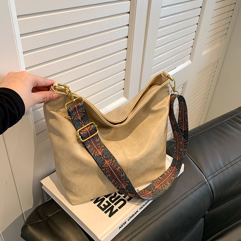 Thyra large leather HandBag