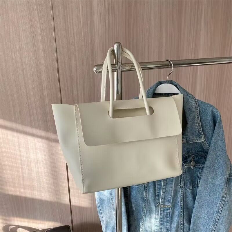 Nova Shoulder Bag