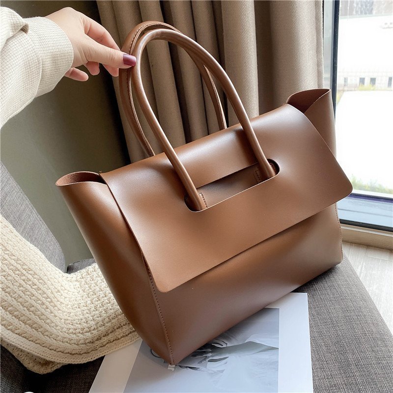 Nova Shoulder Bag