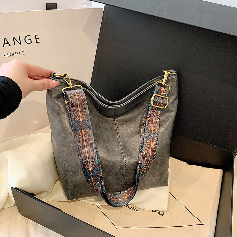 Thyra large leather HandBag