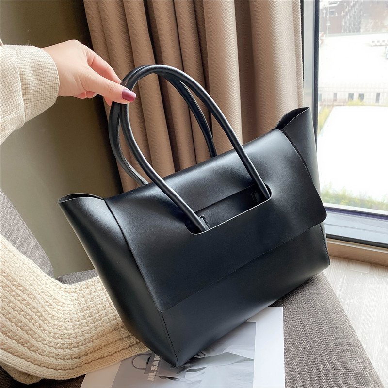 Nova Shoulder Bag
