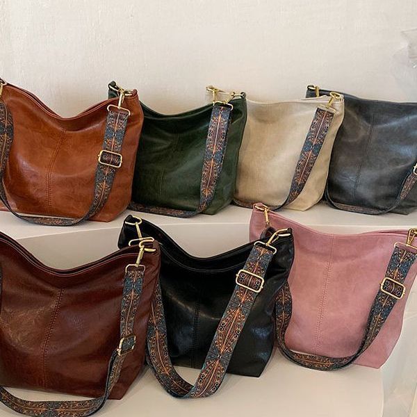 Thyra large leather HandBag