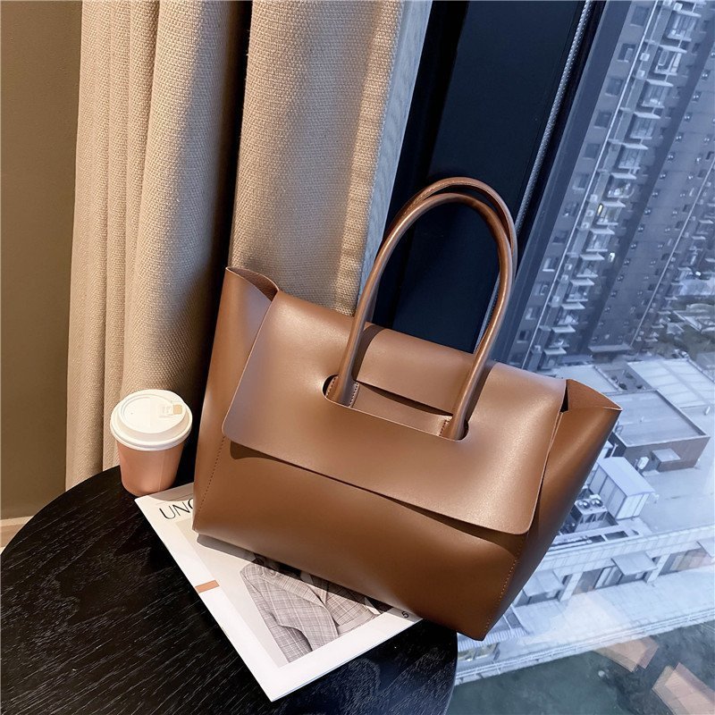 Nova Shoulder Bag